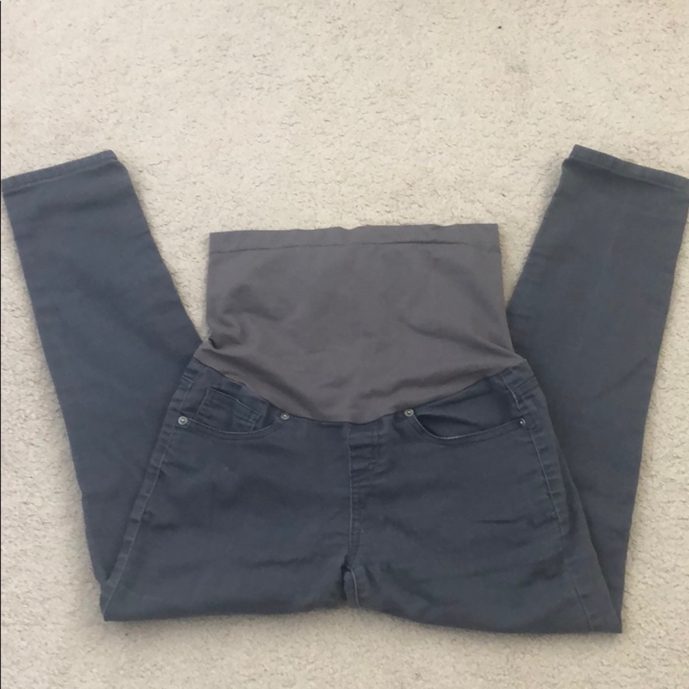 Gray maternity skinny jeans size small